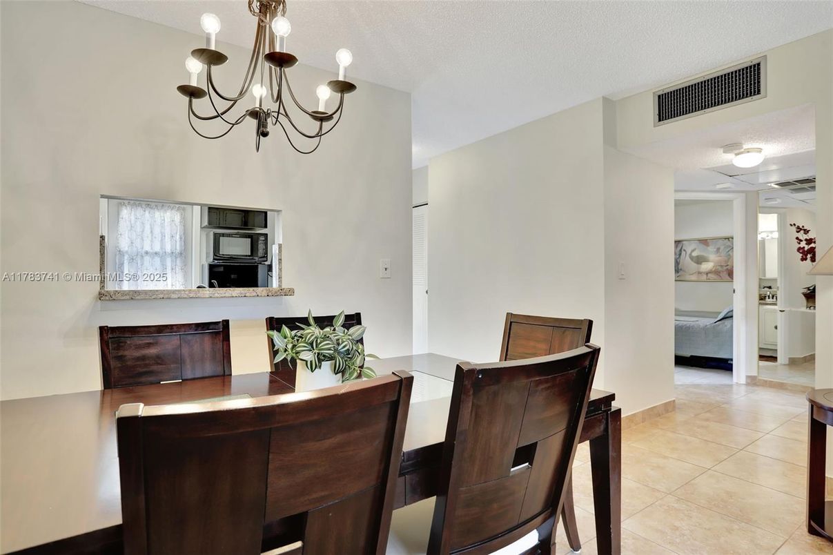 Chandelier, Dining room, Interior, Kitchen