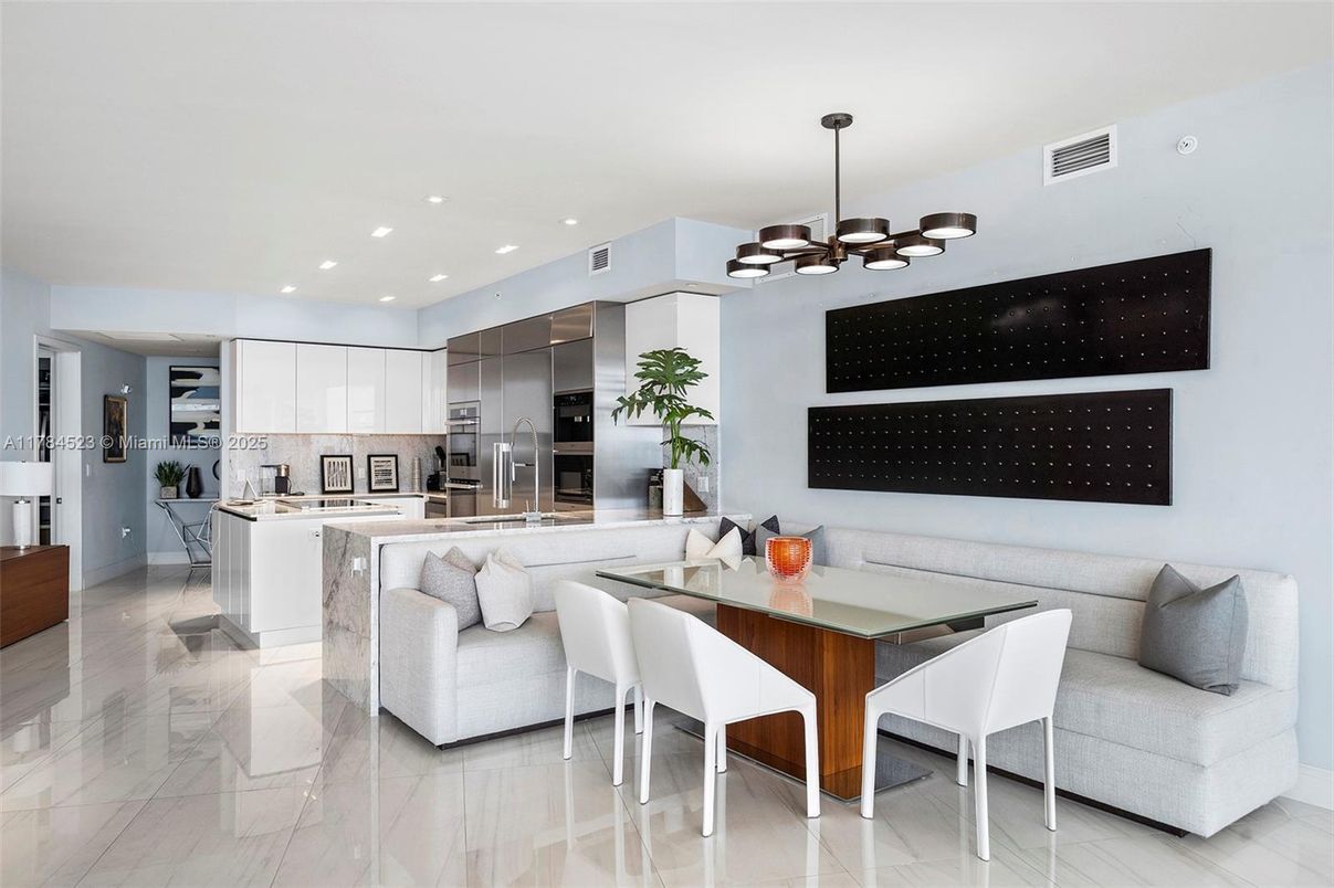 Dining room, Interior, Kitchen, Pendant Lights, Recessed Lighting, Stainless Steel Appliances