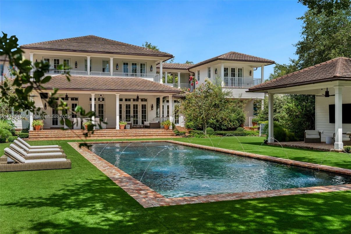 Exterior, Pool
