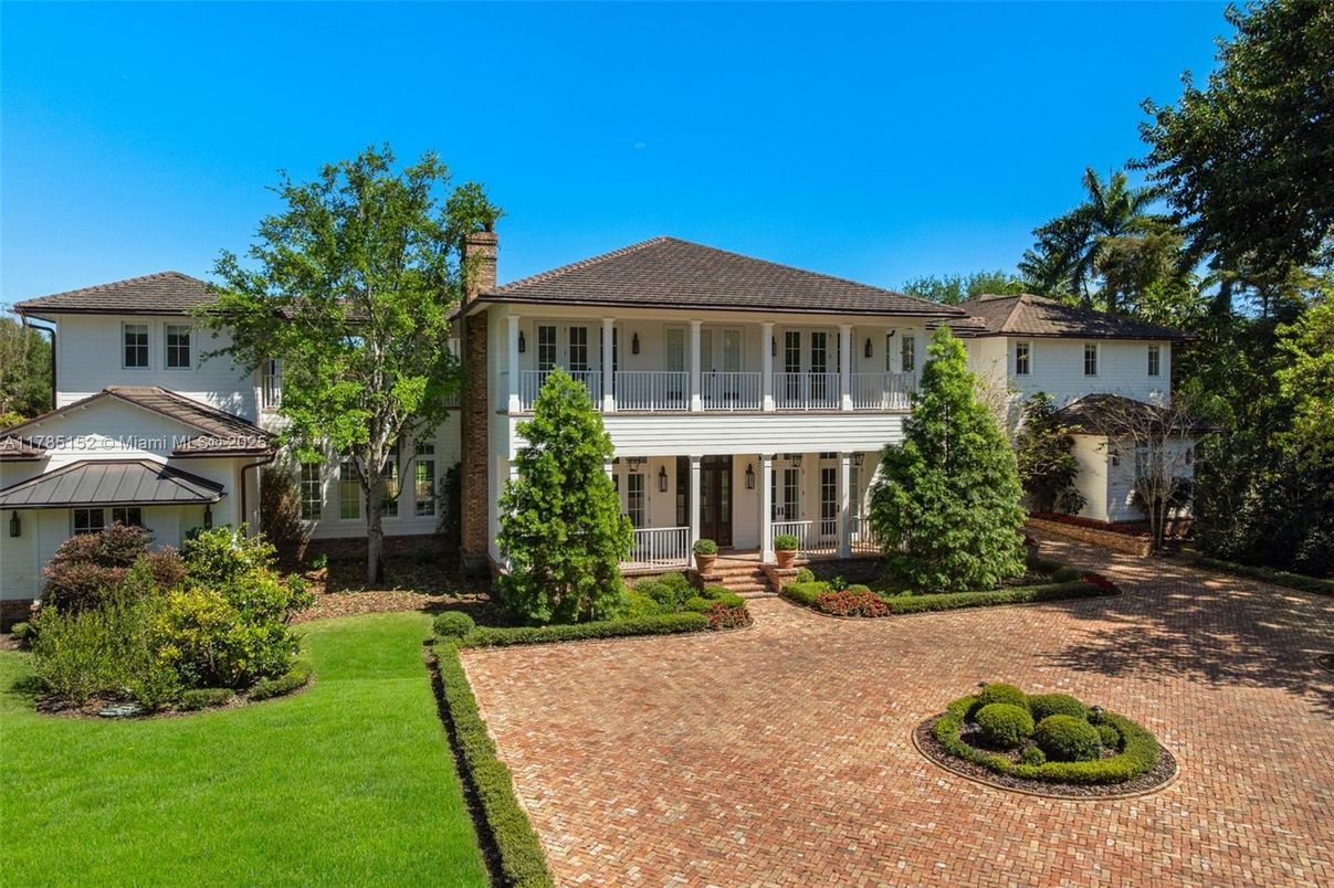Backyard, Exterior, Facade, French Provincial