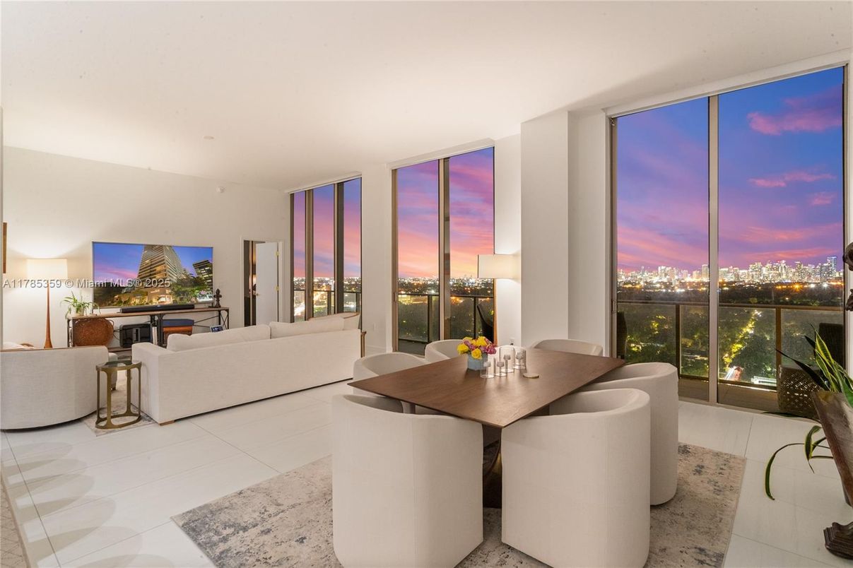 Dining room, Interior, Living room, Water