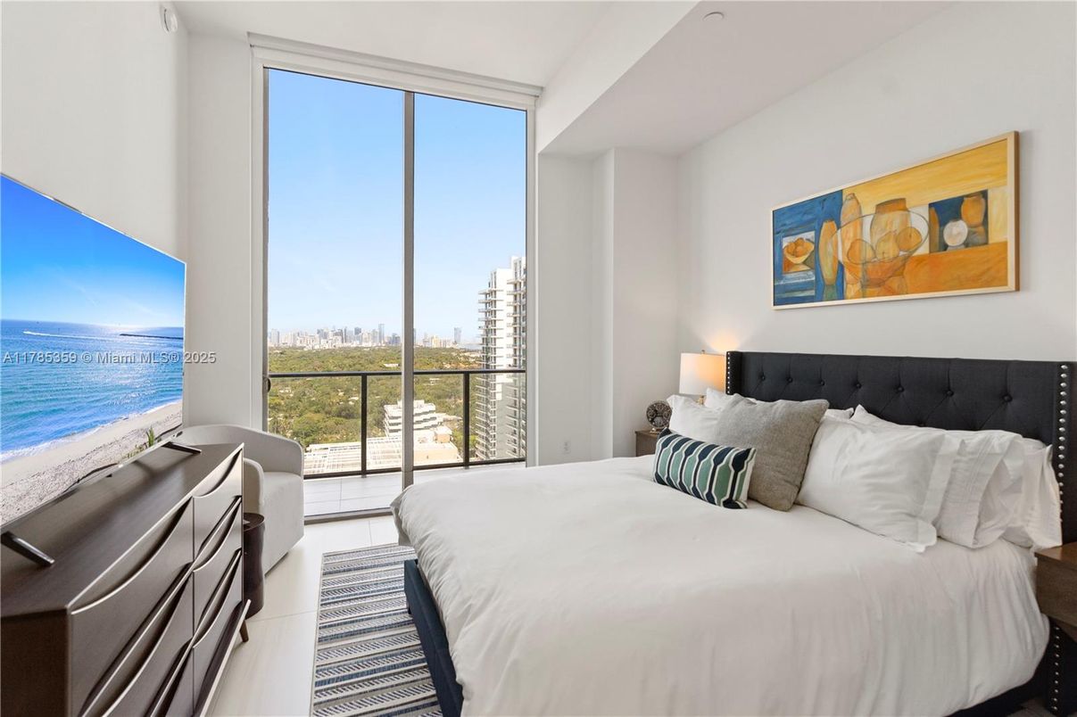 Bedroom, Interior, Water