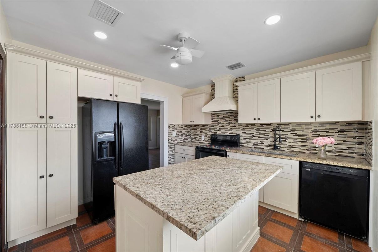Interior, Kitchen, Recessed Lighting