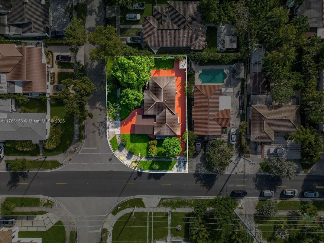 Exterior, Drone