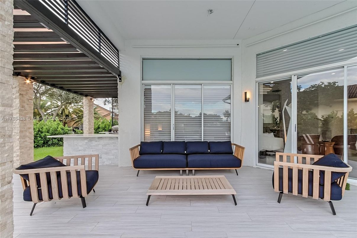 Exterior, Interior, Sun Room