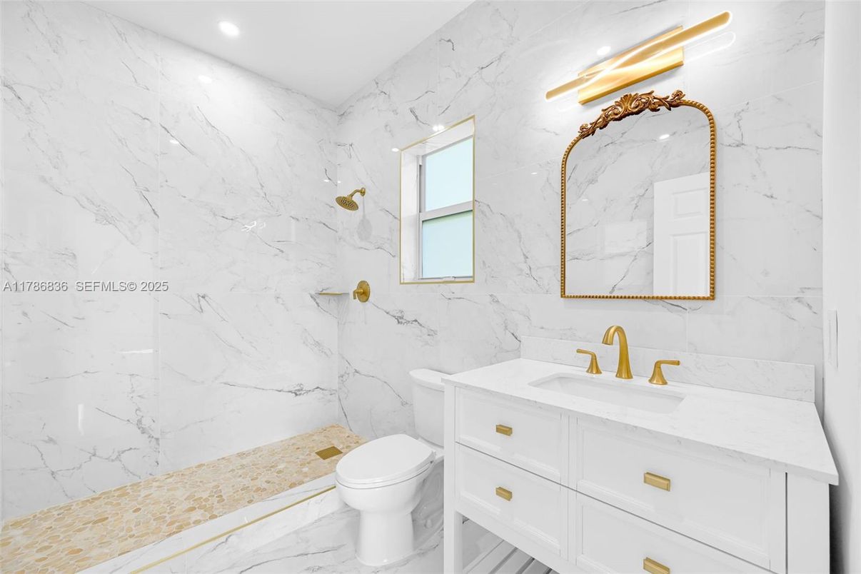 Bathroom, Interior, Marble, Marble Walls, Recessed Lighting