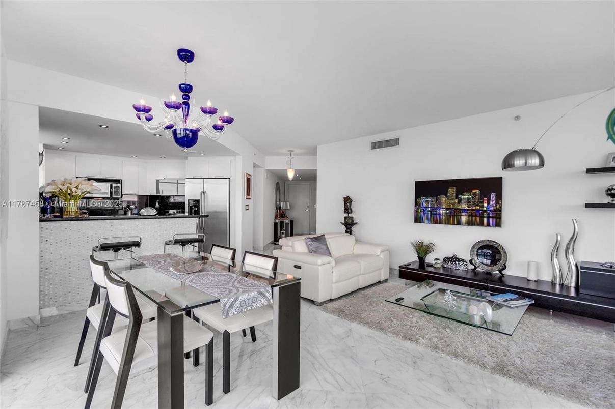 Chandelier, Dining room, Interior, Kitchen, Living room, Marble, Pendant Lights, Recessed Lighting, Stainless Steel Appliances