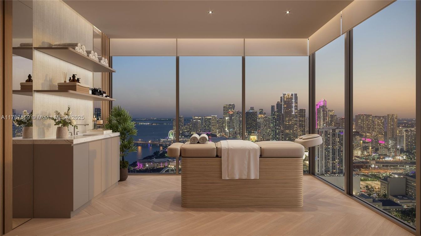 Interior, Recessed Lighting, Water, Wood Texture Flooring
