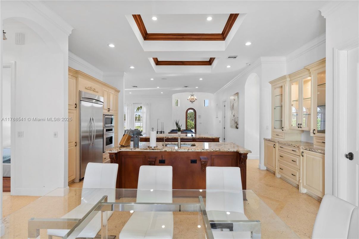 Dining room, Interior, Kitchen, Recessed Lighting, Stainless Steel Appliances