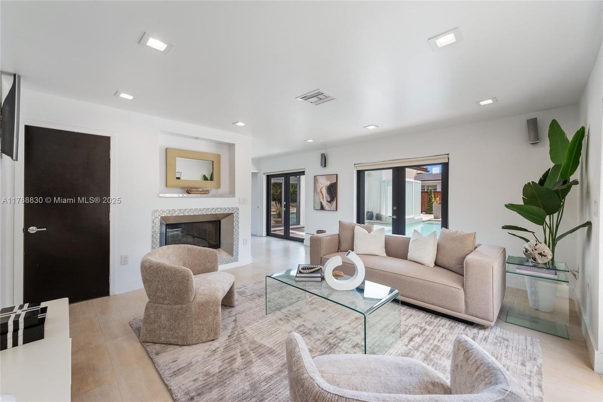 Fireplace, Interior, Living room, Recessed Lighting