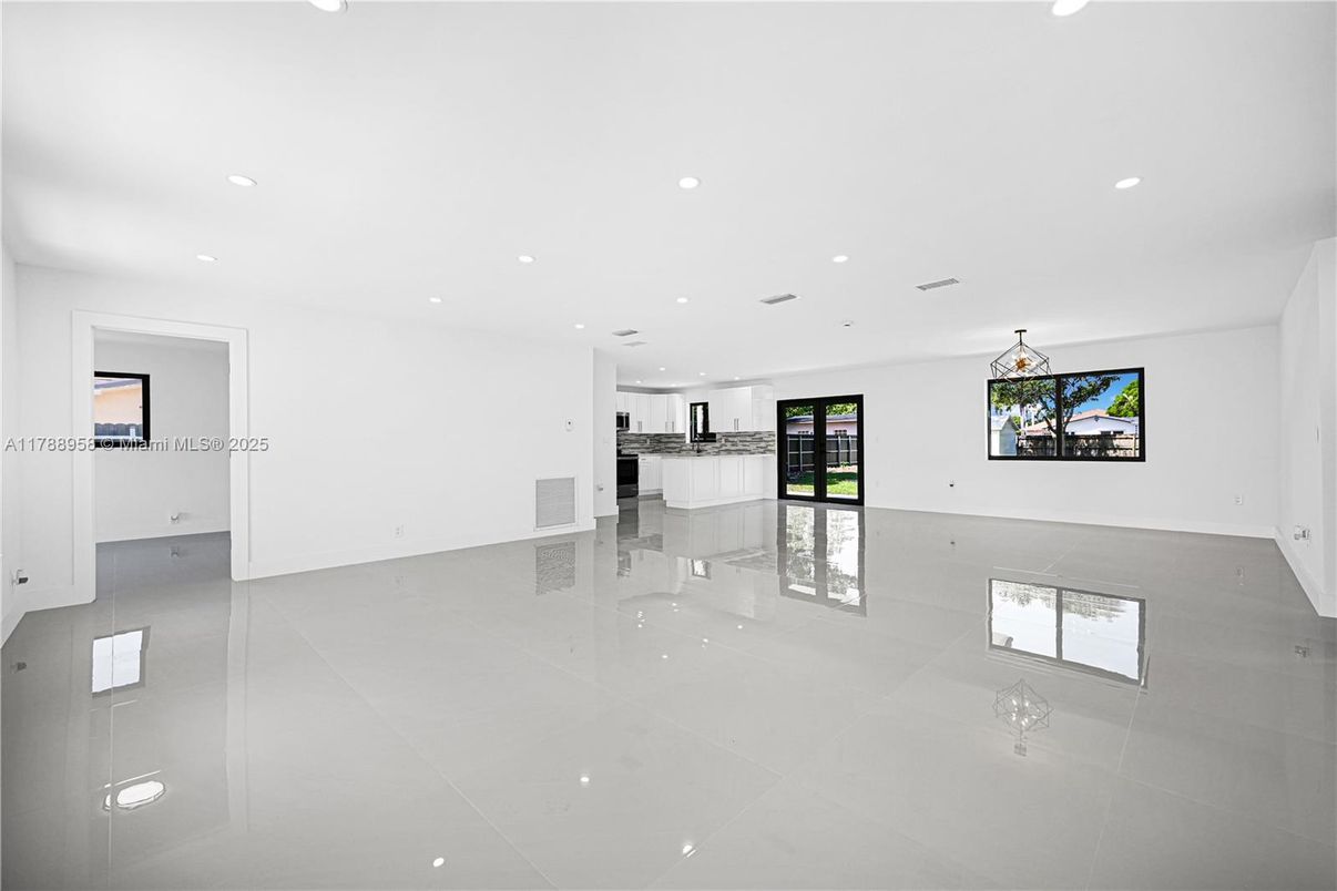 Empty room, Interior, Kitchen, Recessed Lighting