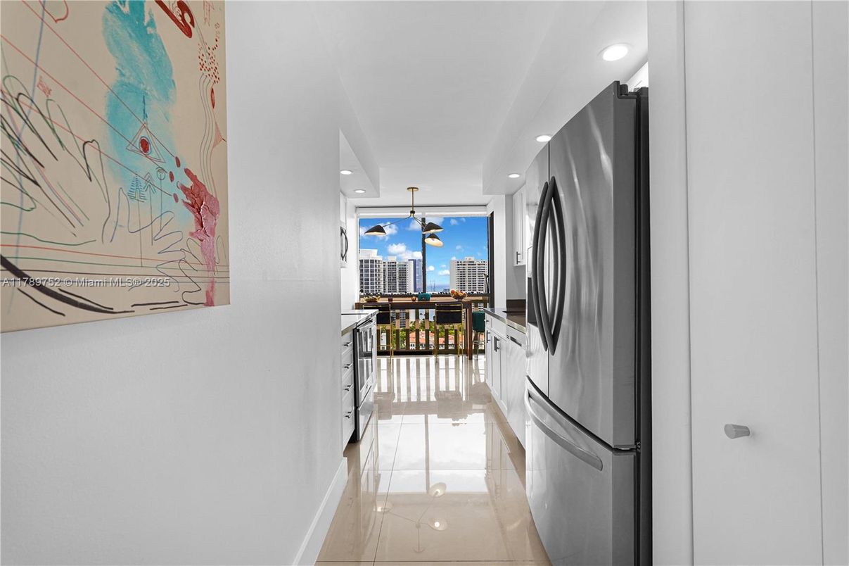 Interior, Kitchen, Recessed Lighting, Water