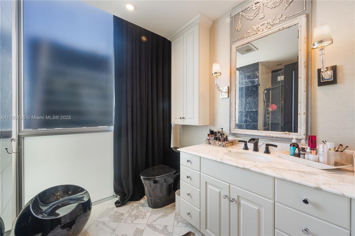Bathroom, Interior, Marble, Recessed Lighting