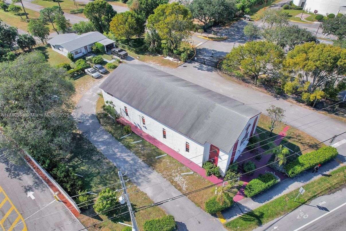 Exterior, Drone