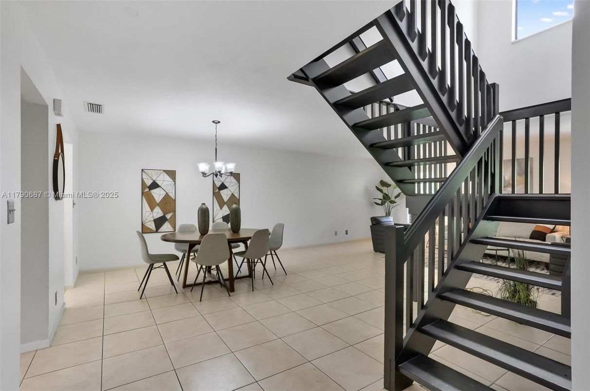 Chandelier, Dining room, Interior