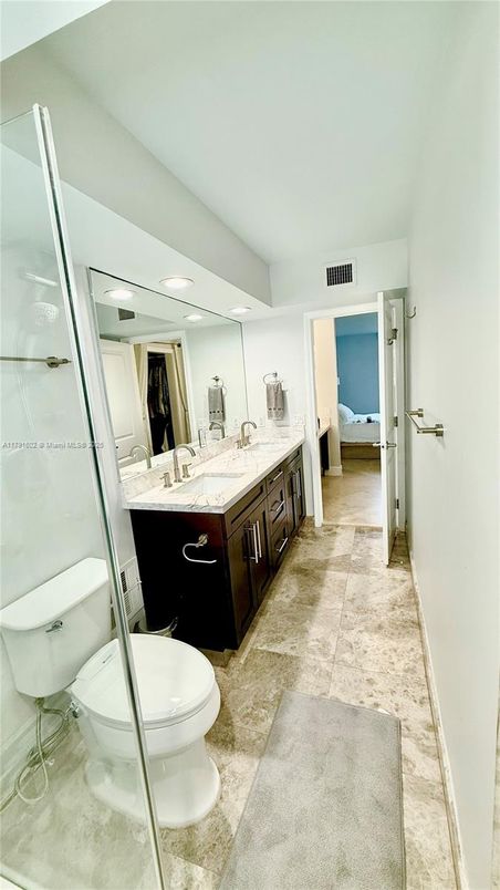 Bathroom, Interior, Recessed Lighting