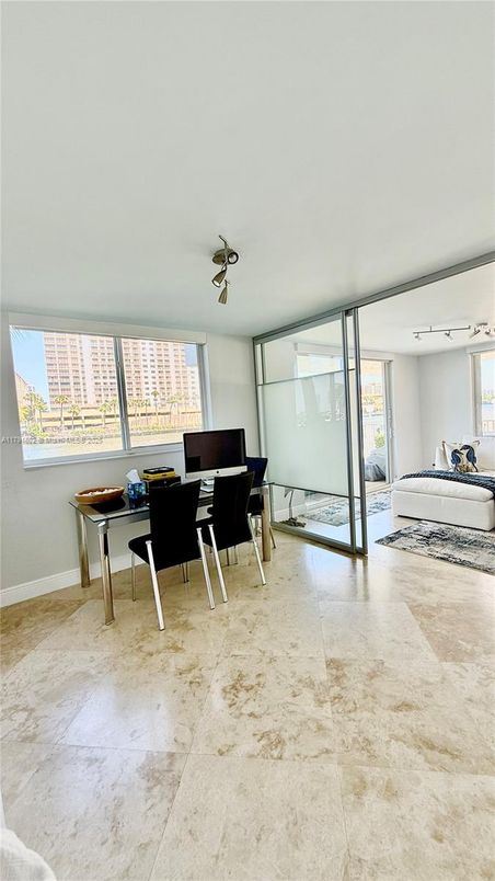 Dining room, Interior