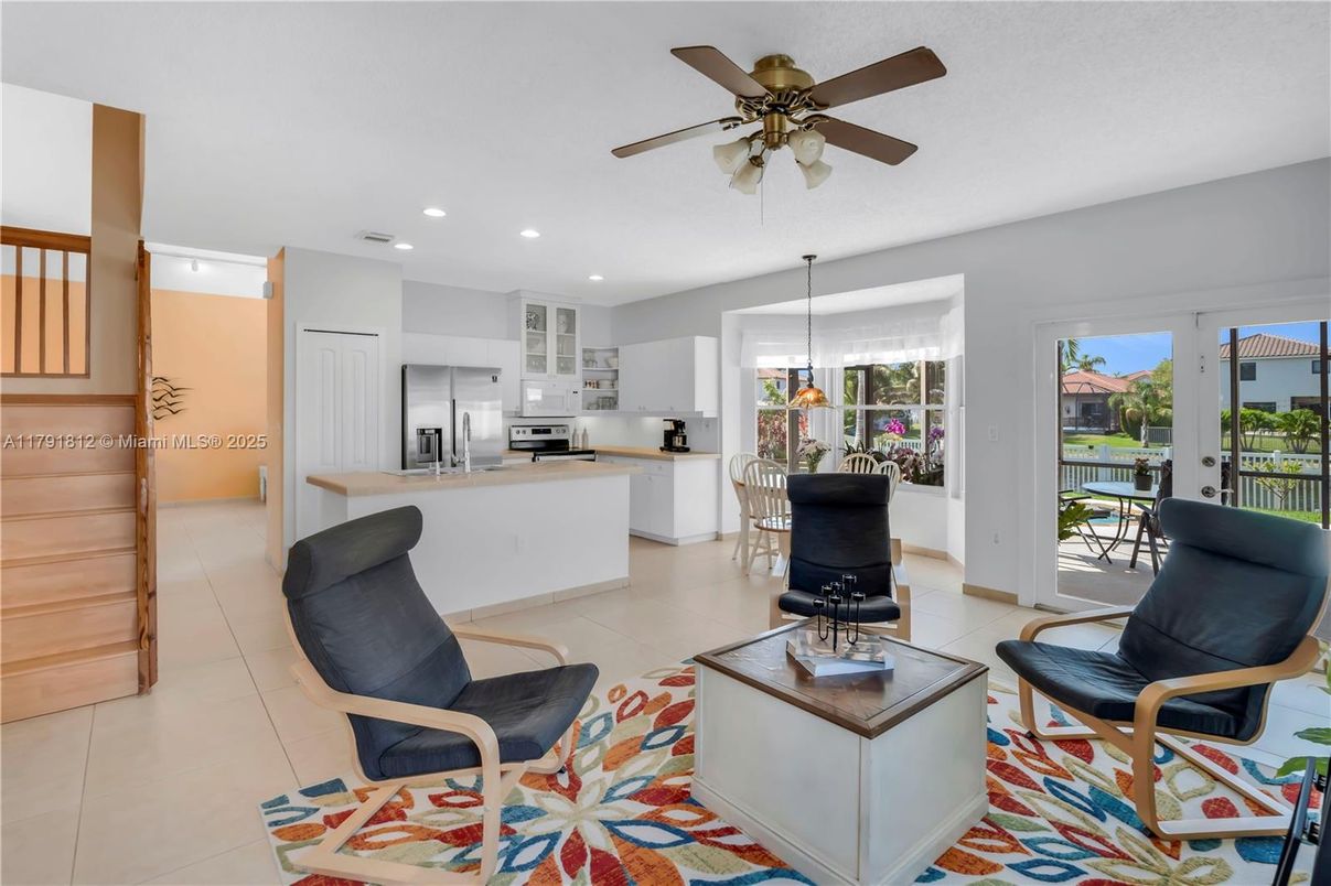 Dining room, Interior, Kitchen, Pendant Lights, Recessed Lighting, Stainless Steel Appliances