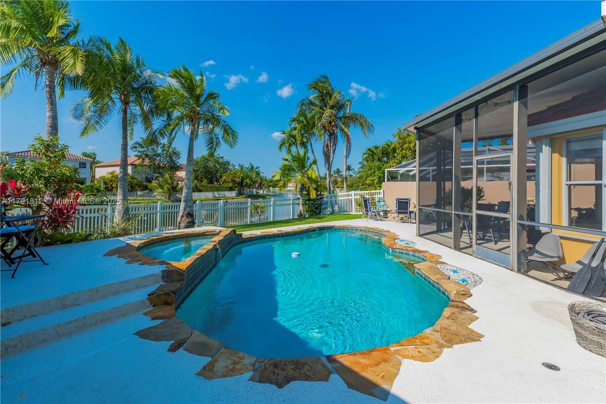 Exterior, Pool, Water