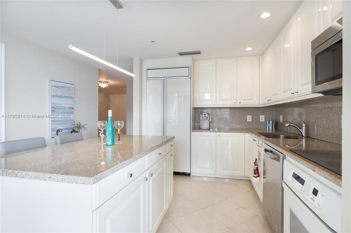 Interior, Kitchen, Recessed Lighting