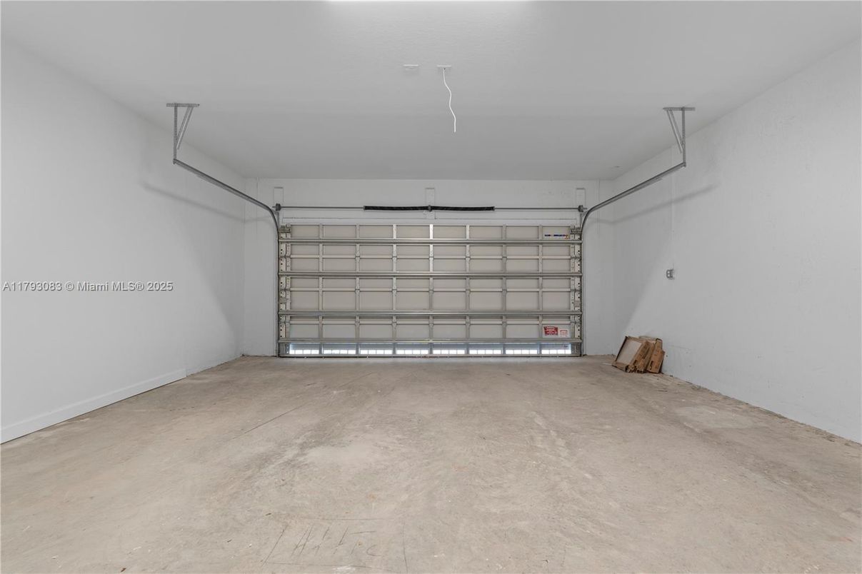 Garage, Interior