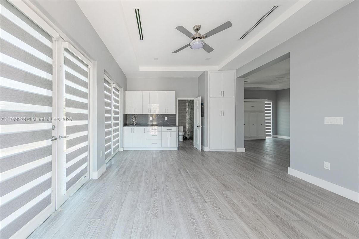 Empty room, Interior, Kitchen, Wood Texture Flooring