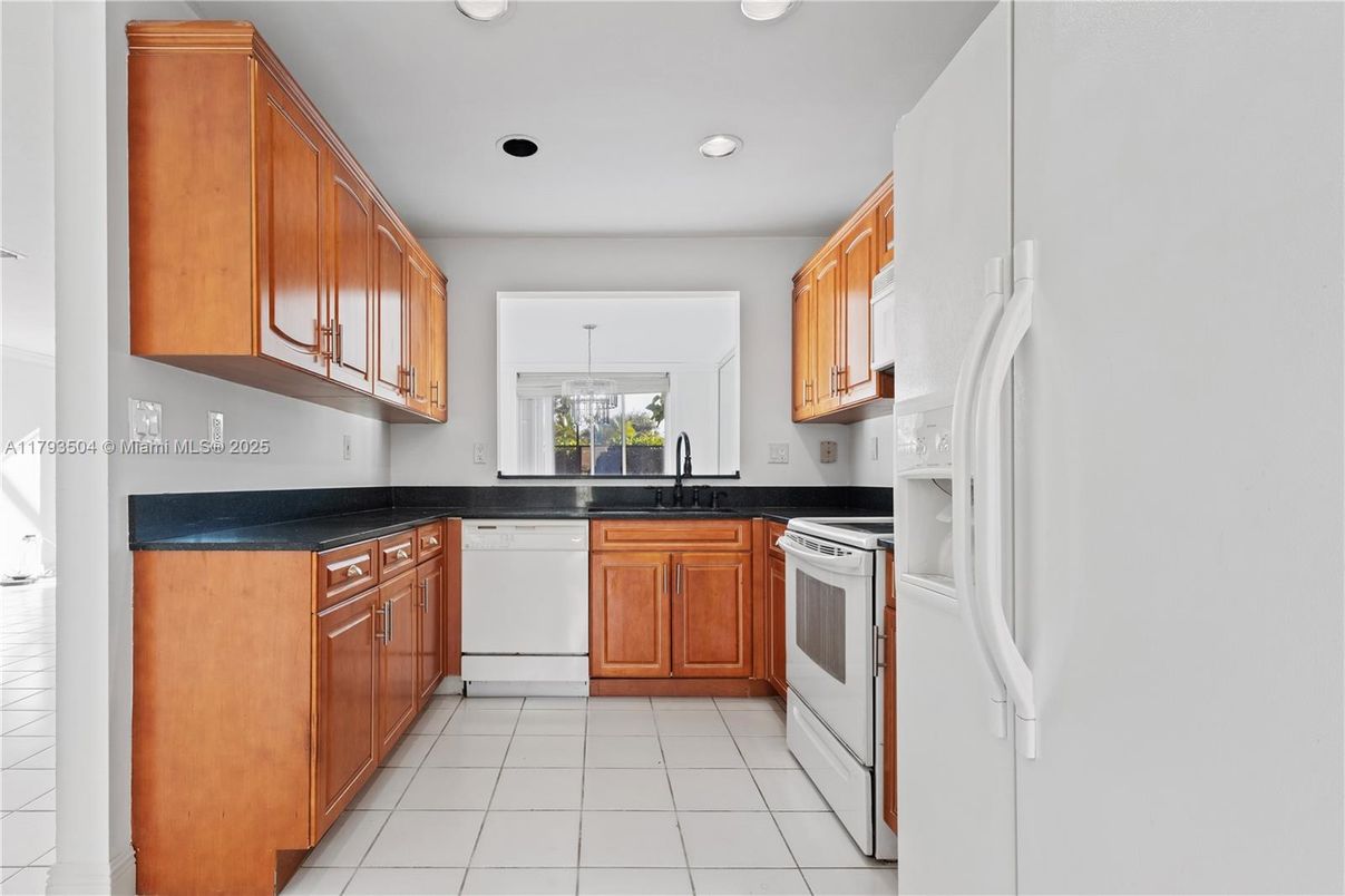 Interior, Kitchen, Recessed Lighting