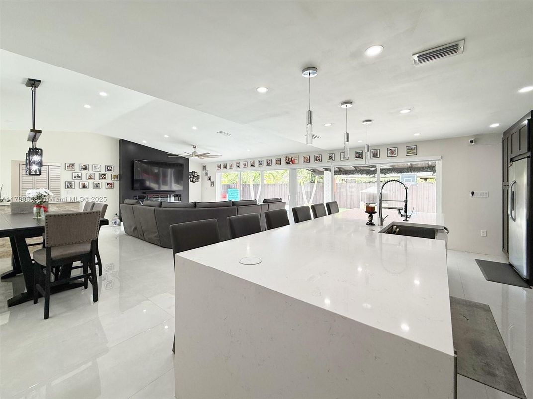 Dining room, Interior, Kitchen, Living room, Pendant Lights, Recessed Lighting