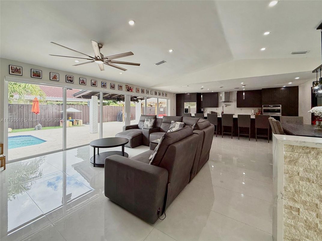 Interior, Kitchen, Living room, Recessed Lighting, Stainless Steel Appliances