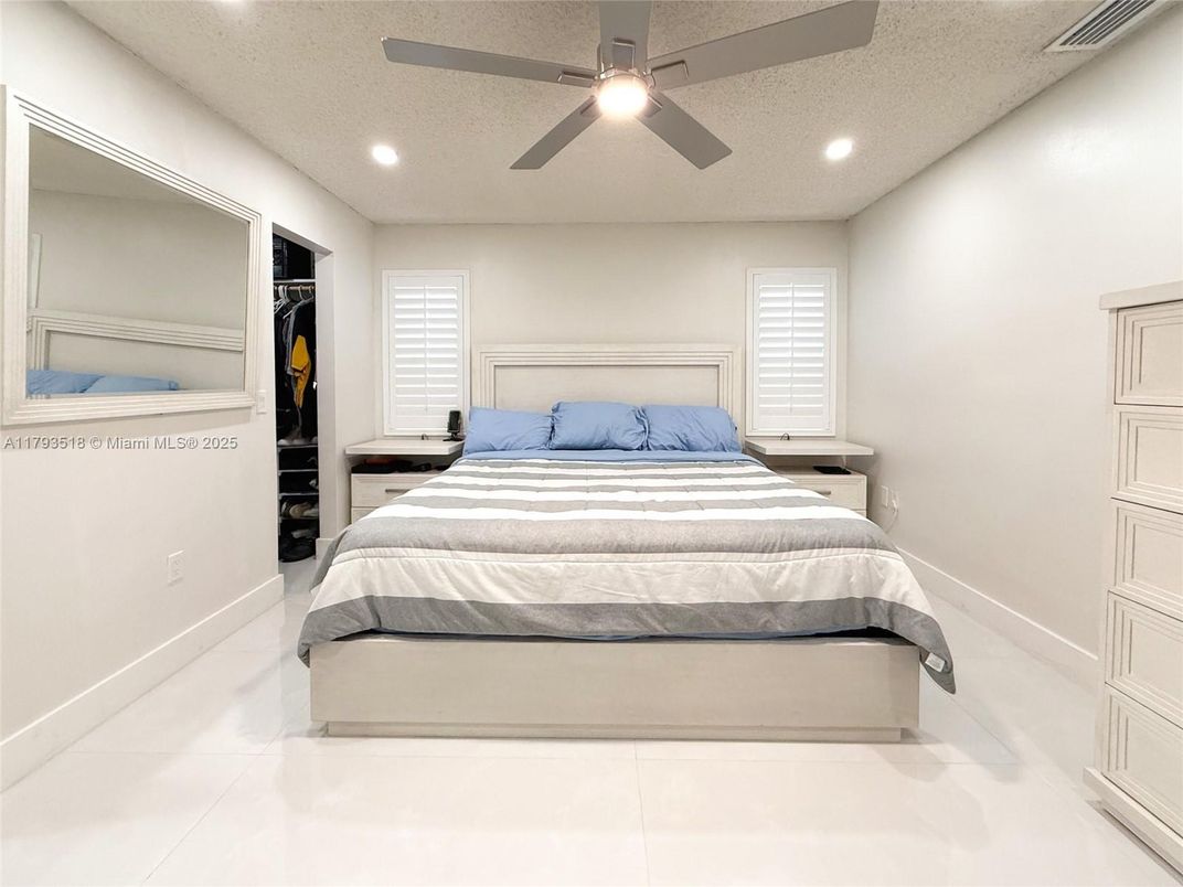 Bedroom, Interior, Recessed Lighting