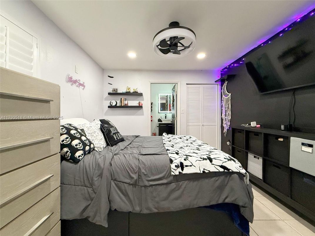 Bedroom, Interior, Recessed Lighting