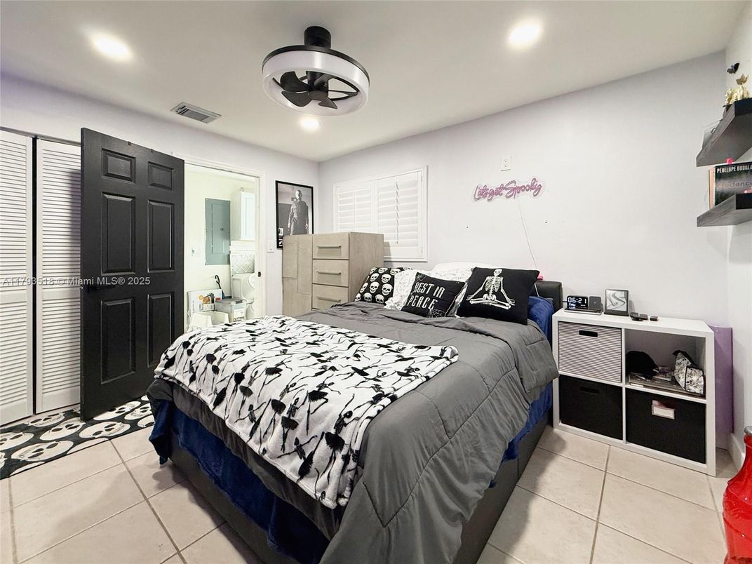 Bedroom, Interior, Recessed Lighting