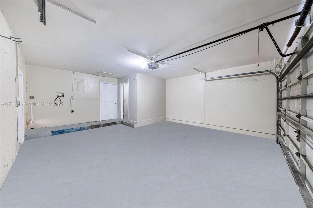 Garage, Interior