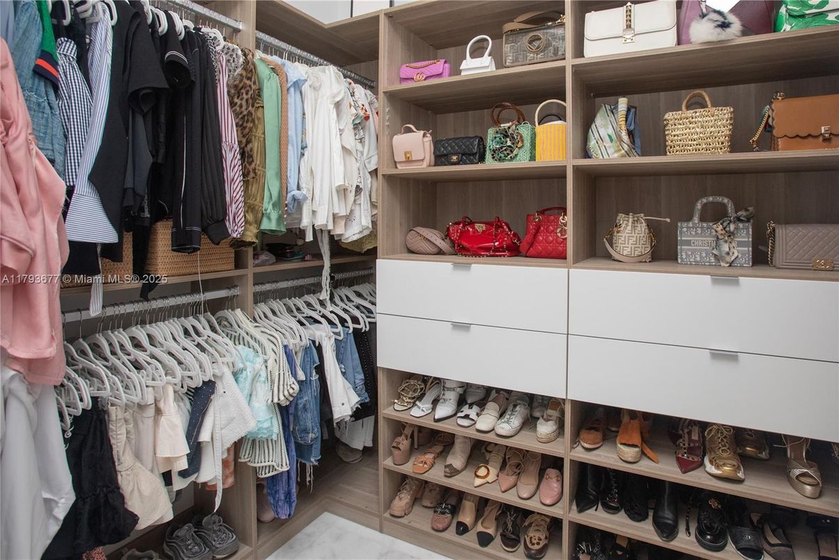 Interior, Walk-in Closets