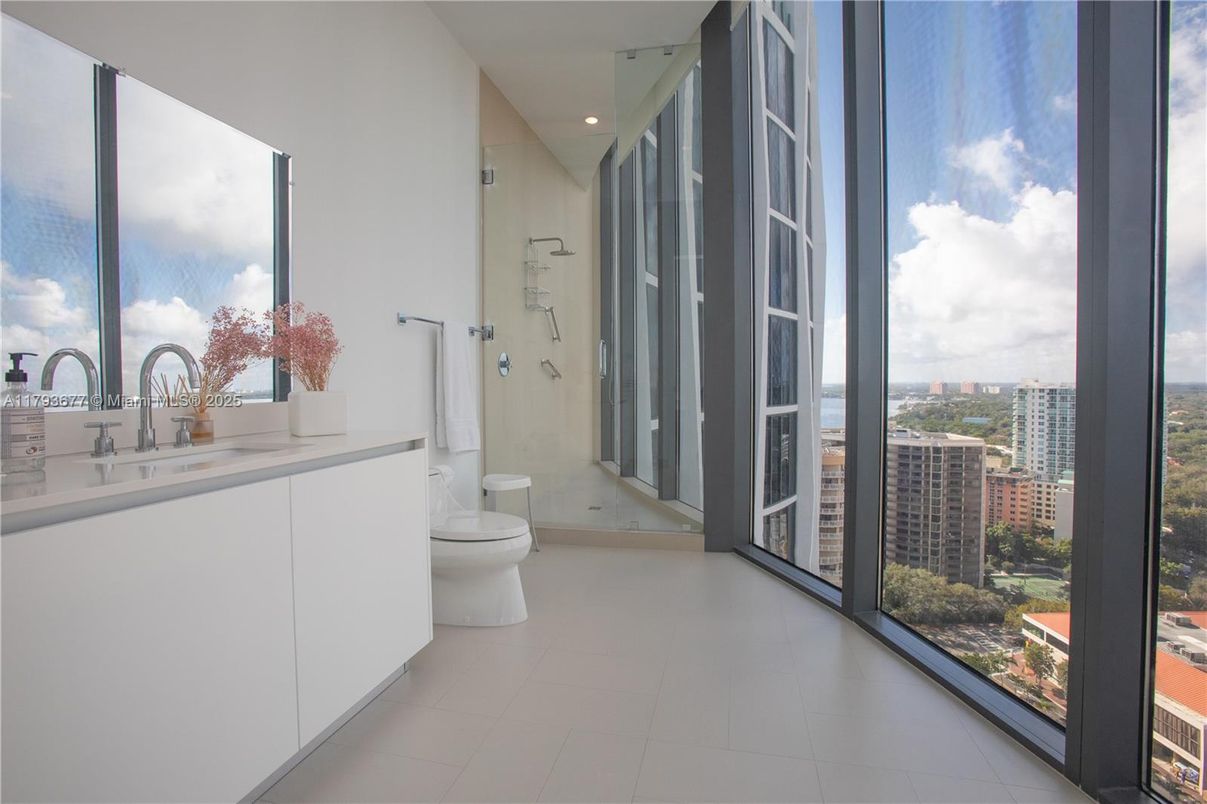 Bathroom, Interior, Recessed Lighting