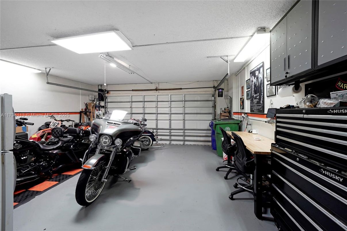 Garage, Interior