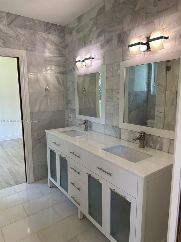 Bathroom, Dual Sink Vanities, Interior, Marble Walls