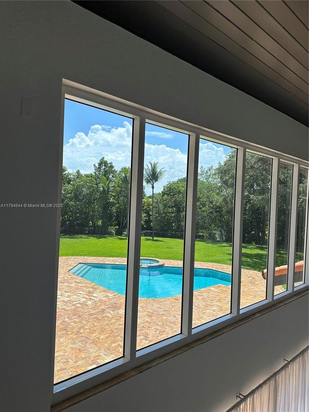 Interior, Pool, Sun Room