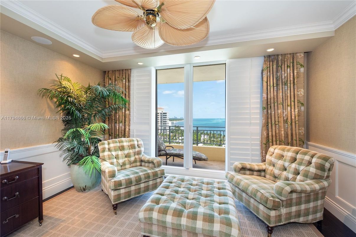 Interior, Living room, Recessed Lighting, Water