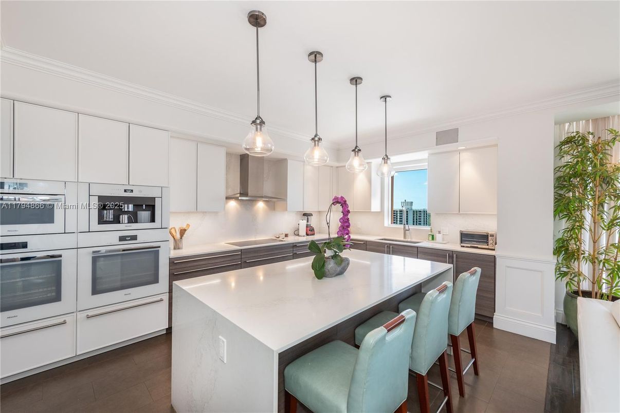 Interior, Kitchen, Pendant Lights, Stainless Steel Appliances