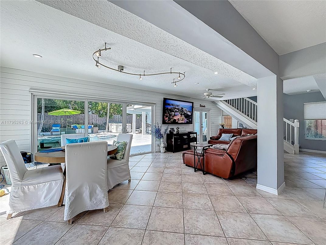 Dining room, Interior, Living room, Recessed Lighting
