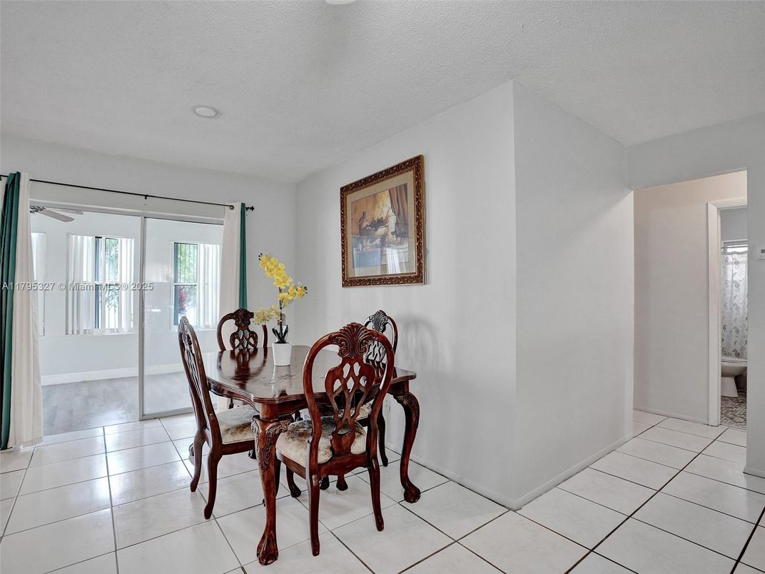 Dining room, Interior