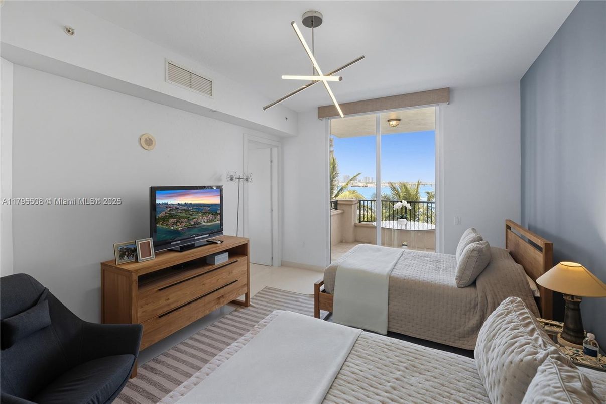 Bedroom, Interior, Water