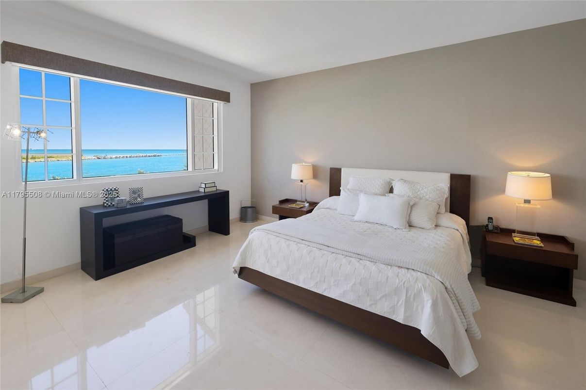 Bedroom, Interior, Water
