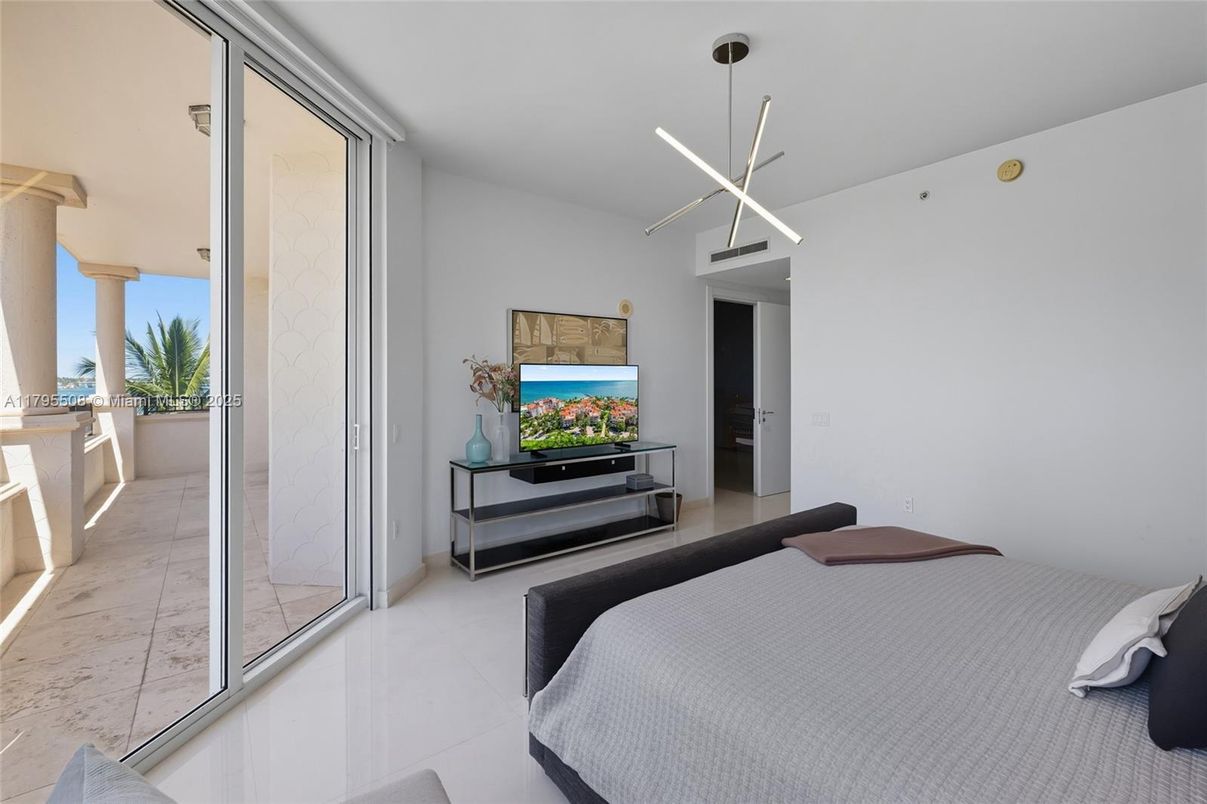 Bedroom, Interior, Pendant Lights