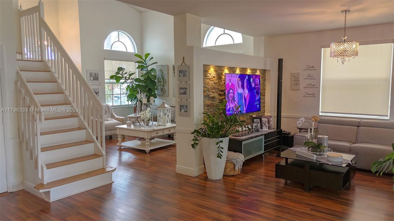 Interior, Living room, Pendant Lights, Wood Texture Flooring