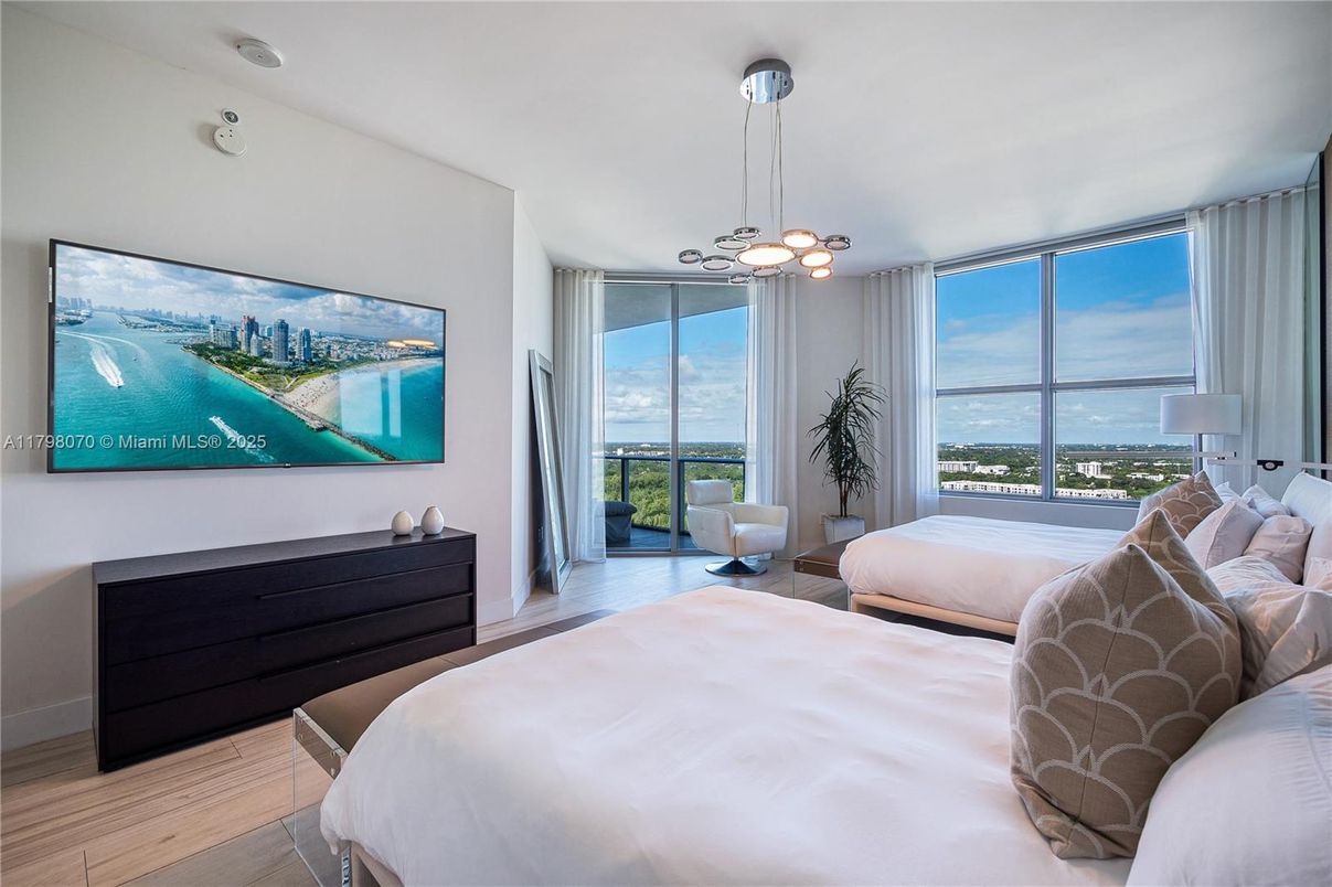 Bedroom, Interior, Pendant Lights, Water, Wood Texture Flooring