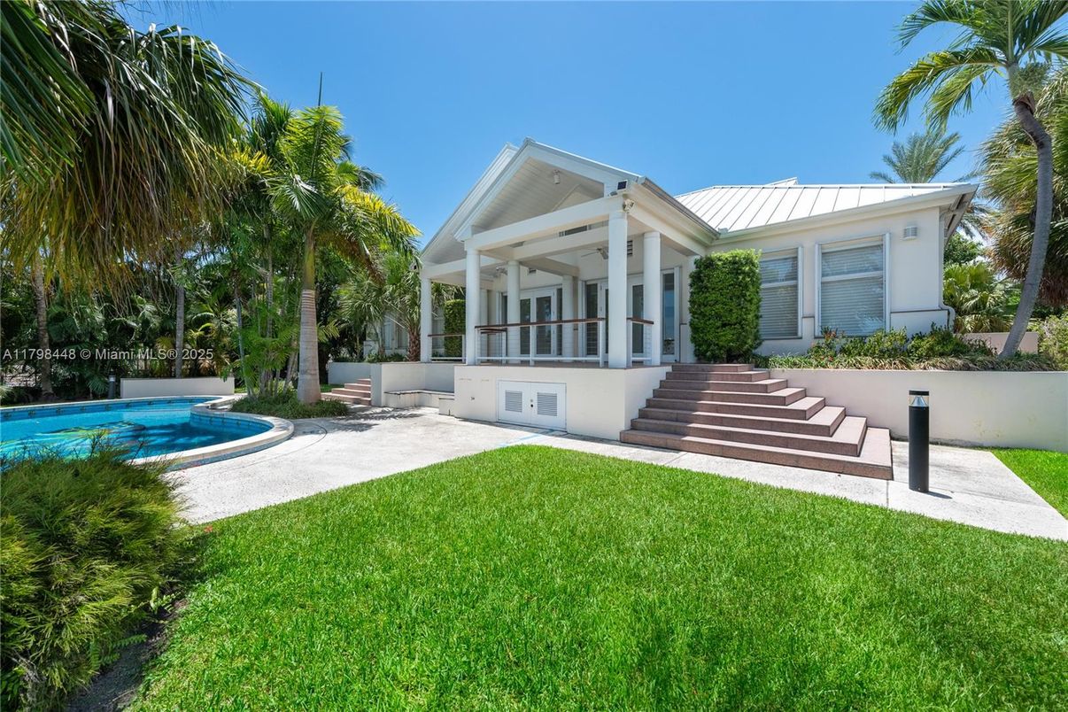 Backyard, Exterior, Pool