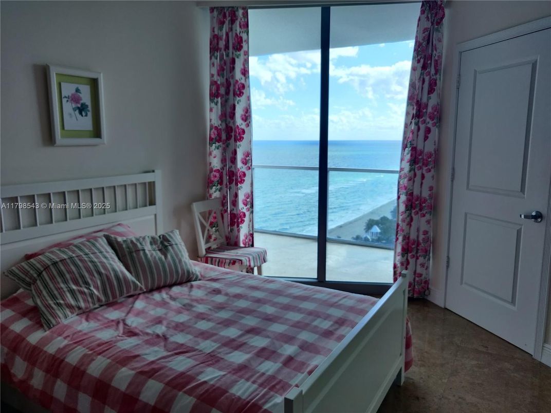 Bedroom, Interior, Water