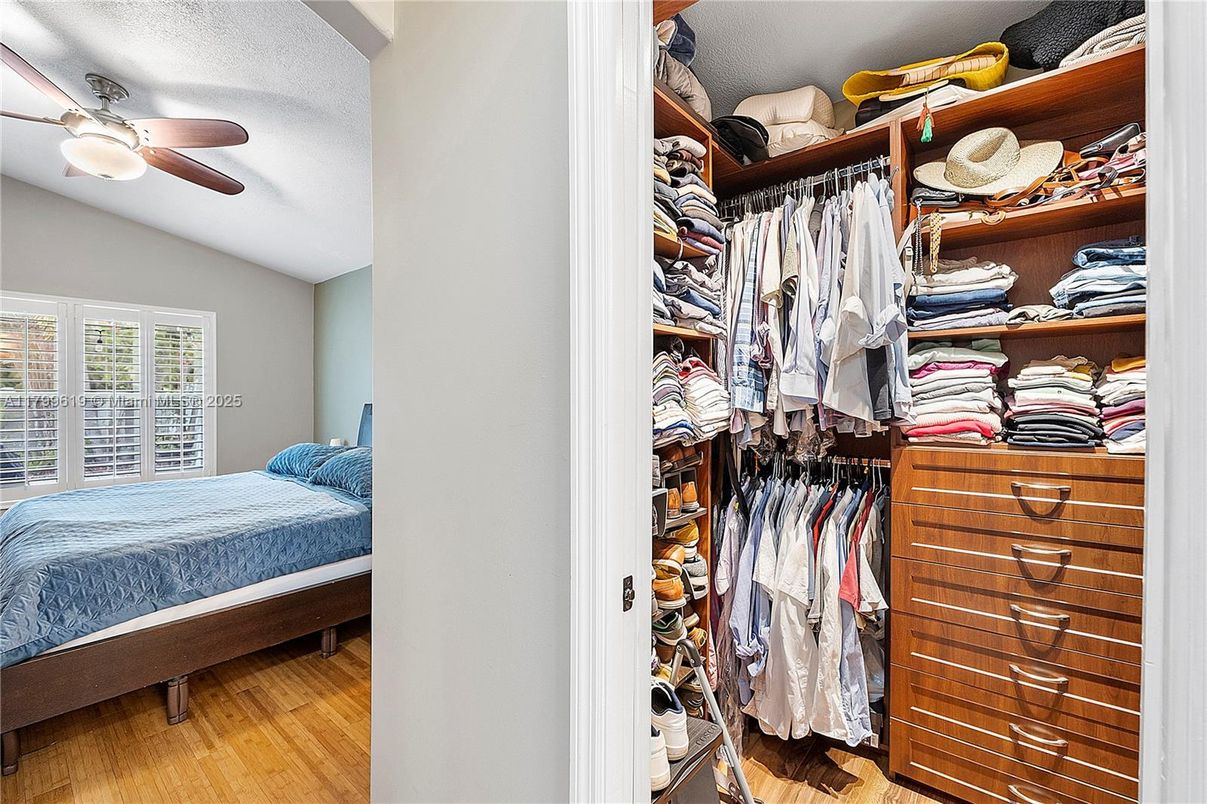 Bedroom, Interior, Walk-in Closets, Wood Texture Flooring